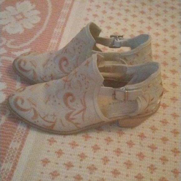 Kelsi Dagger    - Picture 5 of 12